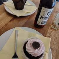 Schoko-Himbeer-Cupcake und Kirsch-Schoko-Muffin at Krawummel in Muenster