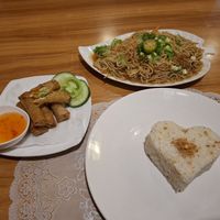 Spring rolls, garlic rice #Veganuary at AC Palayok Restaurant in Cebu