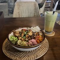 Poke Bowl mit glasiertem Tofu  at MARU in Weligama