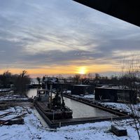 Uitzicht vanaf het appartement (een van de ruimtes die je ook nog daar kan huren voor een overnachting of event)  at De Huiskamer - Zwier  in Vinkeveen