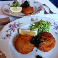 Vegan cheese croquettes as appetizer (17€ for one dish!) at Bistro MaReine in Deinze