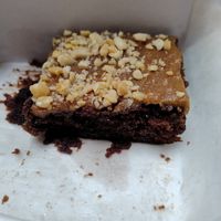 Brownie with peanuts at Odette in Roeselare