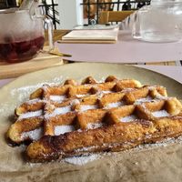 Waffle with tea at Odette in Roeselare