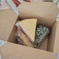 Quesos curado y azul. at El Vegans  in Vilanova I La Geltru