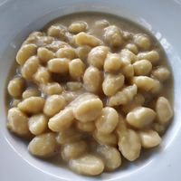 Safran gnocchi with yellow peppers at Nanda's in Lucca