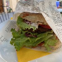 Burger at Nanda's in Lucca