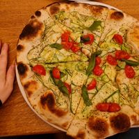 Look at the size!! 🤩 at Pizzeria Hamburgeria Viktoria in Orvieto