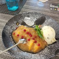 Apfel-Mango-Kompott mit Ananas-Sorbet at Landgasthof Bären trossingen-schura in Trossingen