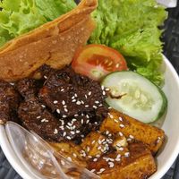 Teryaki bowl at Vegegan in Kuta