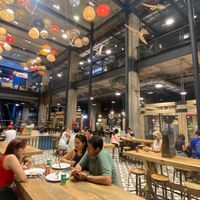 Common seating area at Alma Vegan Food in Santiago