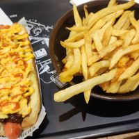 Completo oriental con papas fritas at Alma Vegan Food in Santiago