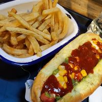 Completo mexicano y papas fritas chicas at Alma Vegan Food in Santiago