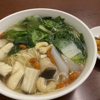 Delicate noodle in Tung-tien herb flavour soup at Tai Lai in Taipei