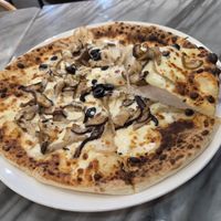 Truffle oil and mushroom pizza 🍕 😋 at Cheese Forest Wood-Fired Pizza & Pasta - 치즈숲 화덕피자&파스타 in Busan