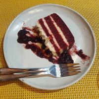 O red velvet estava muito bom! at Planet Veggy in Sao Paulo