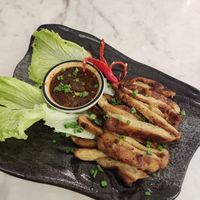 Fried and baked protein starter at Kem-Kon Pahurat (เข้ม-ข้น พาหุรัด) in Bangkok
