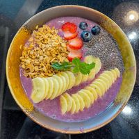 Açai Bowl w fruits  at Kem-Kon Pahurat (เข้ม-ข้น พาหุรัด) in Bangkok