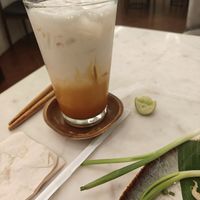 Vegan iced thai milk tea at Kem-Kon Pahurat (เข้ม-ข้น พาหุรัด) in Bangkok