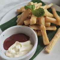 Chickpea fries at Kem-Kon Pahurat (เข้ม-ข้น พาหุรัด) in Bangkok