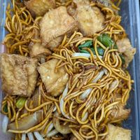 Soft noodles with tofu at Wawin Vegan Chinese in Glasgow