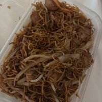 Chow mein with chkn   at Wawin Vegan Chinese in Glasgow