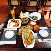 Mâm cơm ăn 2 người giá bán khá rẻ! Đầu bếp nhà hàng chay trang trí món rất đẹp
 at Hứa Ý Đế Chay in Qui Nhon