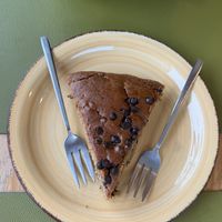 vegan cake with chocolate chips   at Fermento Officina Zero in Ragusa