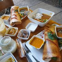 "pancake" with dips vegan at Goura Pakora in Berlin