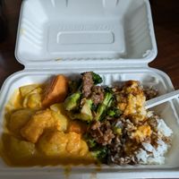 Curry potato and beef and broccoli at Bodhi Express in Westlake