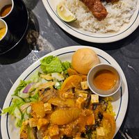 Eggplant & Squash Board (Vegan)

Lightly grilled eggplant and sweet squash with spice rice, side salad, grilled corn, and milk roll at Spicebird in Boracay