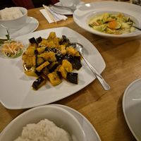 Melanzani mit Tofu & Curry mit Tofu at Ngôs Kitchen in Vienna