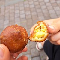 Tastes sweet and like there was honey in or outside at Hải Xệ - Bánh Rán Cao Lâu in Hanoi