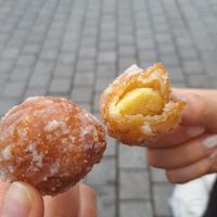 Also sweet with sugar crust at Hải Xệ - Bánh Rán Cao Lâu in Hanoi