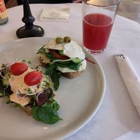 Hønsefri haps and Grønne Frikadelle Delights at V Sorte Hest in Copenhagen