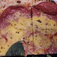 Vegane Salami-Pizza at PESTO PIZZA in Bochum