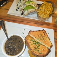 Klasse at Sal's Ballyhoo's in Key Largo