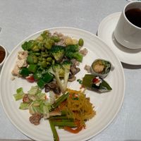 Cold salad options, one nigiri, one sushi, passion fruit black tea at Fruitful Food 果然匯 in Hsinchu