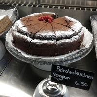 Veganer Schokolade-Kuchen   at Kaffee Klatsch in Brig