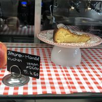 Veganer  Mandelkuchen  at Kaffee Klatsch in Brig