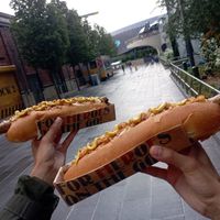 Vegan Hot Dog at Disneyland - FAN-tastic Food Truck  in Chessy