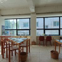 A bright and simple atmosphere. at Weirdough - 위어도우 in Seoul