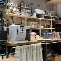 Man sitzt mitten im geschehen  at Vegan Eat Tokyo in Tokyo