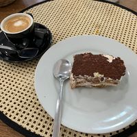 Maravilloso tiramisu at Kapivar in Colmenar Viejo