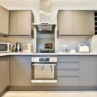 Large kitchen / diner -modern appliances and a eco kettle, that uses less energy. at Selbrooke House in Bristol