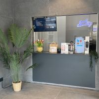 Entweder vorher online bestellen oder am Terminal   at boool in Dinslaken