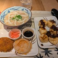 Vegan udon, tempura, tofu puffs at Marugame Udon - Kensington Arcade in West London