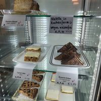 Delicious vegan cakes at Fett und Zucker in Vienna