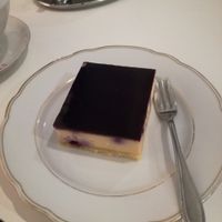 The vegan cheesecake with blueberries at Fett und Zucker in Vienna