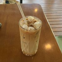 Iced latte caramel at Om Coffee in Florianopolis