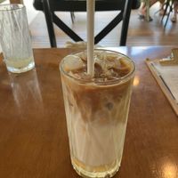 Iced latte de avelã  at Om Coffee in Florianopolis